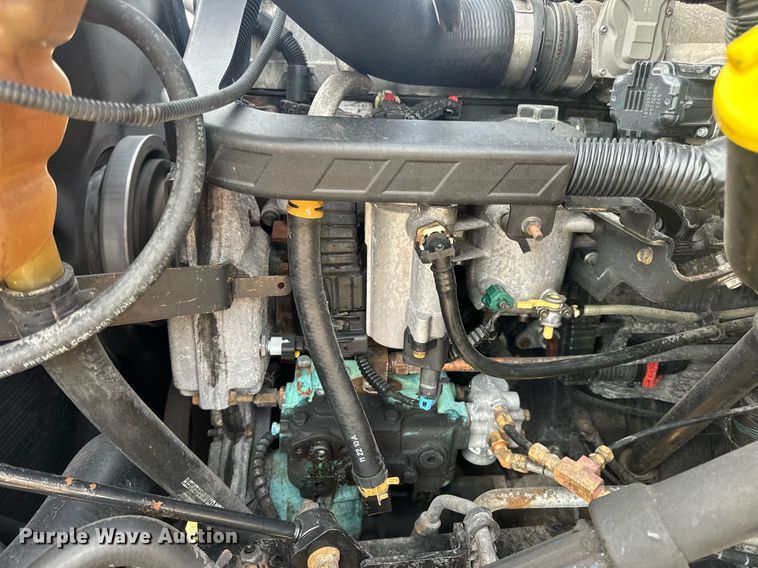 image for item DV1943 2011 International 4400 truck cab and chassis