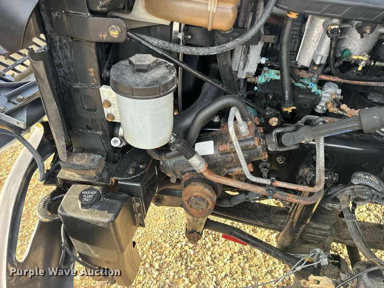 image for item DV1943 2011 International 4400 truck cab and chassis