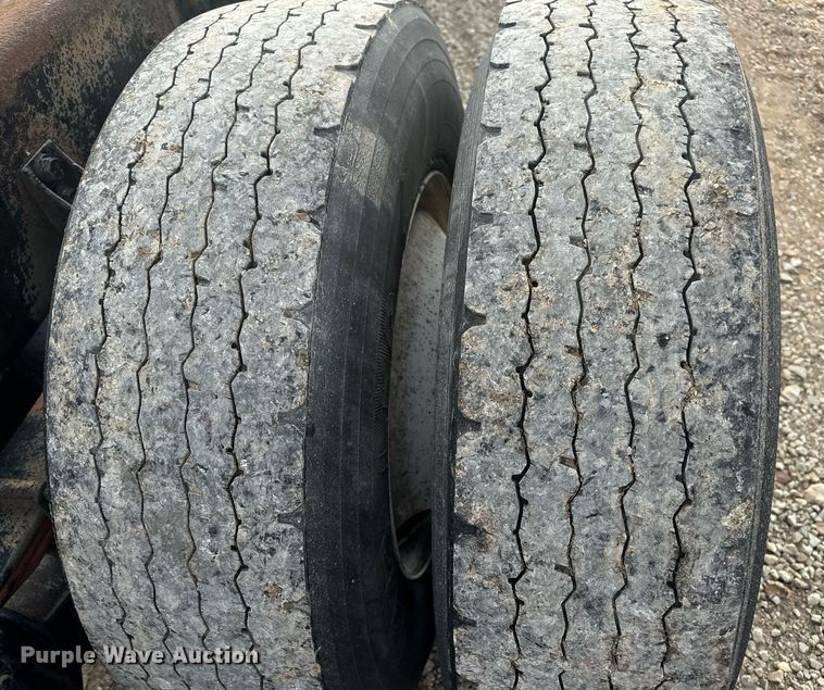 image for item DV1943 2011 International 4400 truck cab and chassis