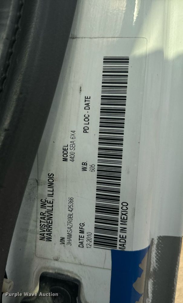 image for item DV1943 2011 International 4400 truck cab and chassis