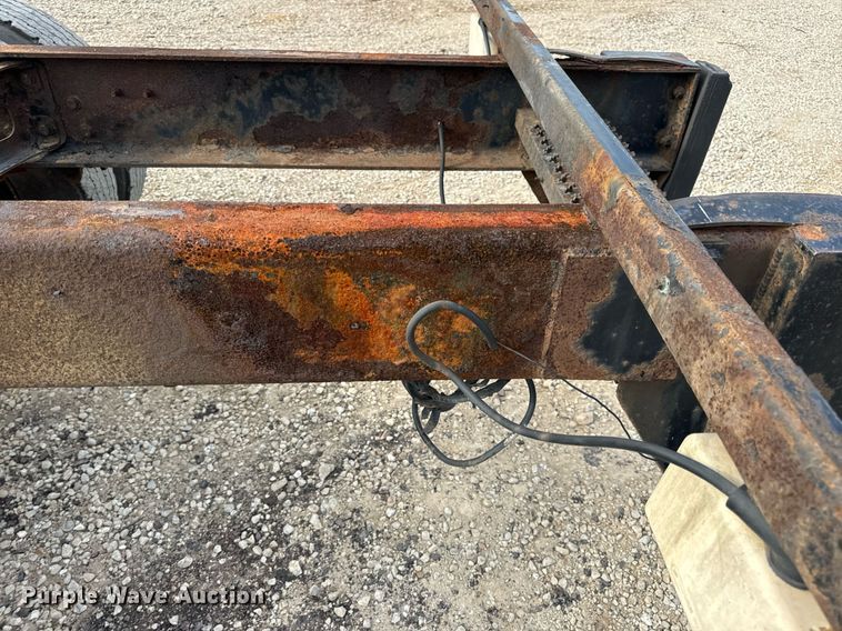 image for item DV1944 2006 International 4400 truck cab and chassis