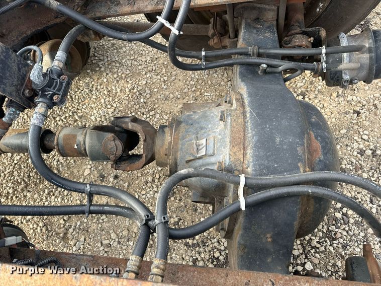 image for item DV1944 2006 International 4400 truck cab and chassis