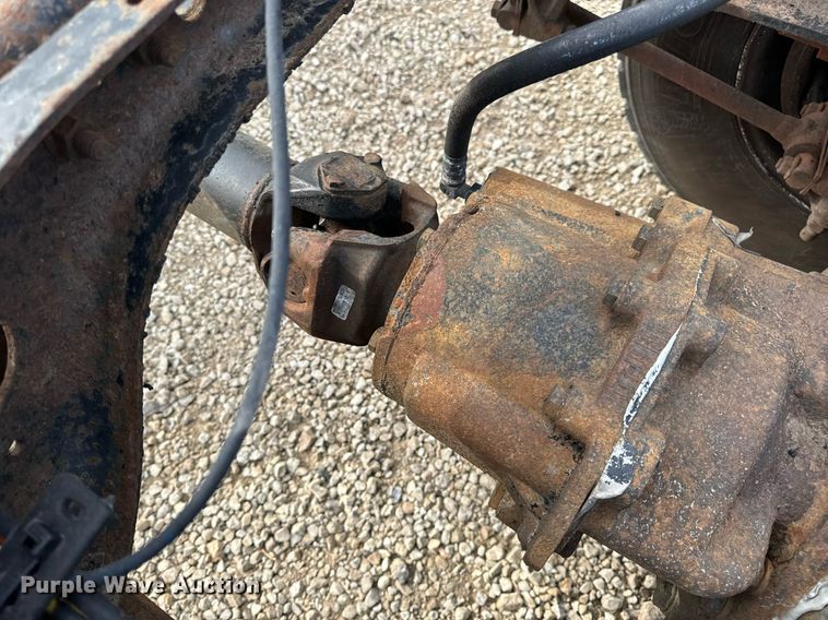 image for item DV1944 2006 International 4400 truck cab and chassis