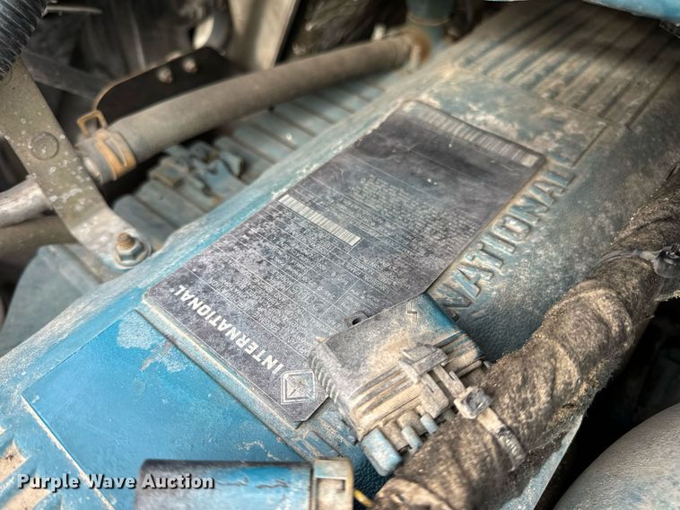 image for item DV1944 2006 International 4400 truck cab and chassis