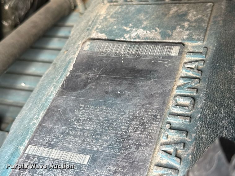 image for item DV1944 2006 International 4400 truck cab and chassis