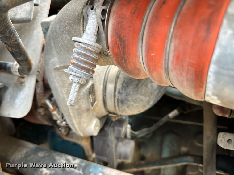 image for item DV1944 2006 International 4400 truck cab and chassis