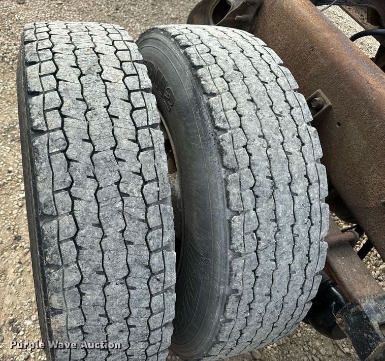 image for item DV1944 2006 International 4400 truck cab and chassis