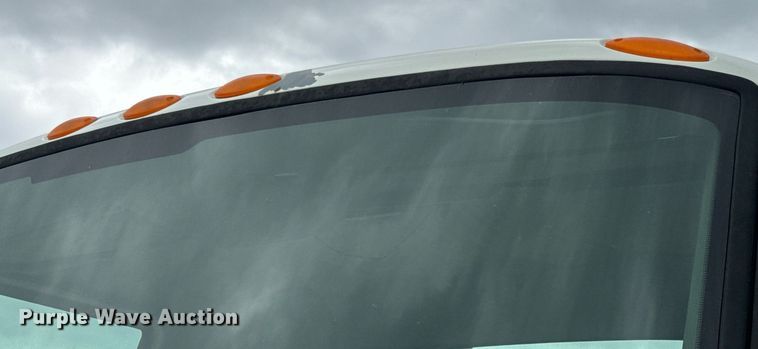 image for item DV1945 2006 International 8600 semi truck