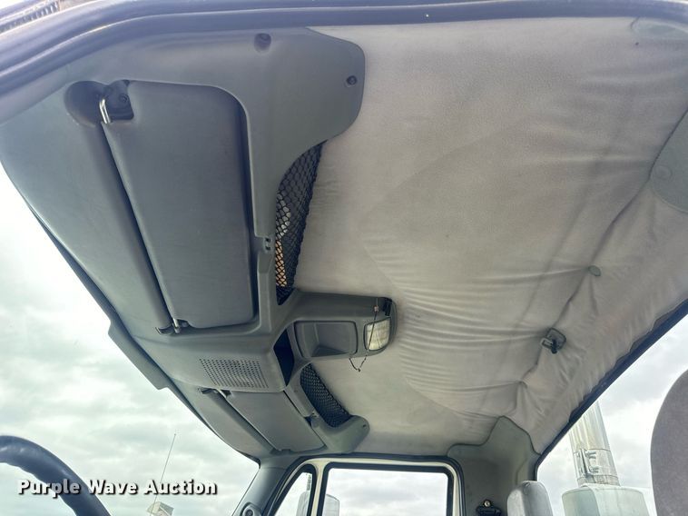 image for item DV1945 2006 International 8600 semi truck