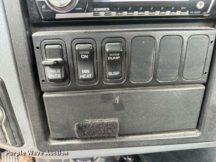 image for item DV1945 2006 International 8600 semi truck