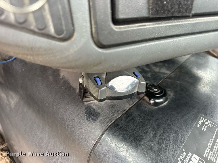 image for item DV1945 2006 International 8600 semi truck