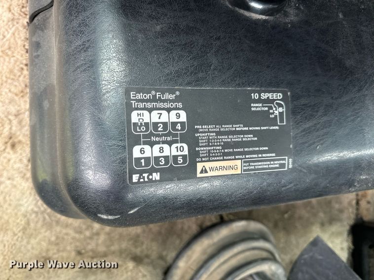 image for item DV1945 2006 International 8600 semi truck