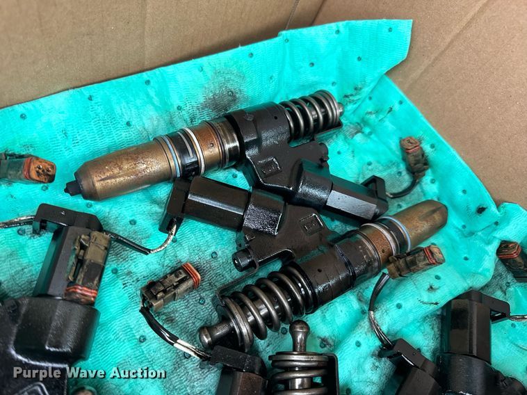 image for item DV1945 2006 International 8600 semi truck