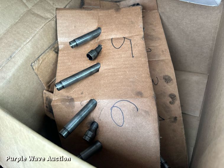 image for item DV1945 2006 International 8600 semi truck