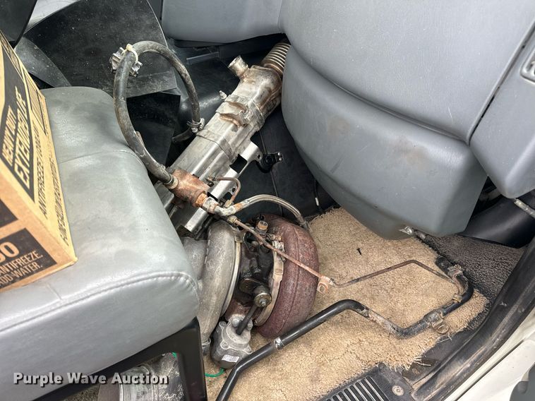 image for item DV1945 2006 International 8600 semi truck