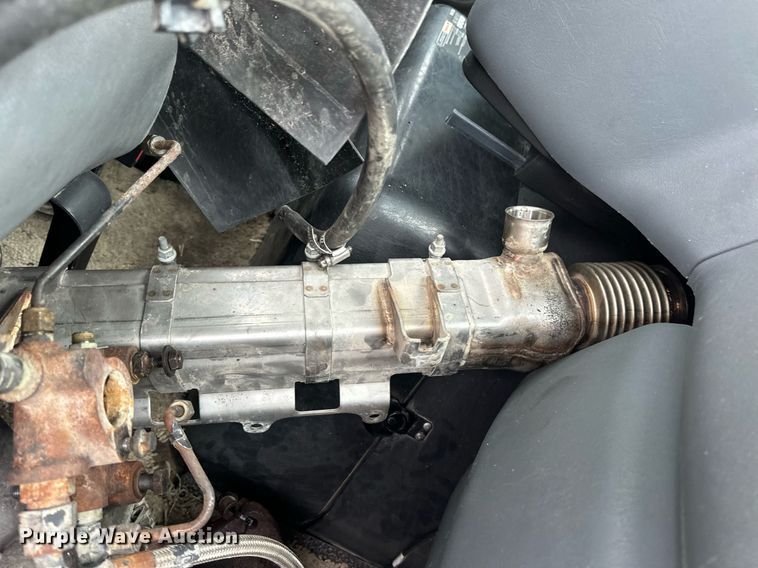 image for item DV1945 2006 International 8600 semi truck