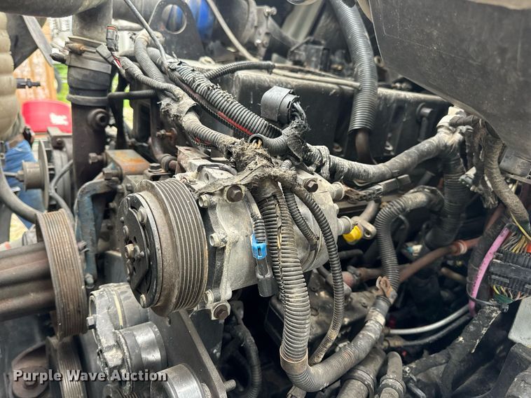 image for item DV1945 2006 International 8600 semi truck