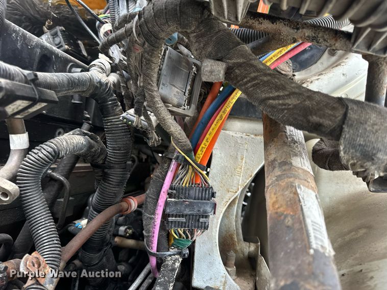 image for item DV1945 2006 International 8600 semi truck