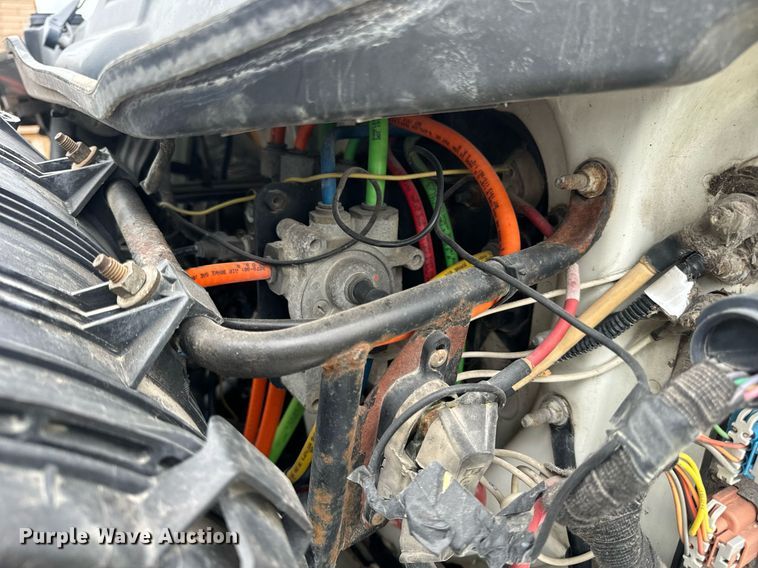 image for item DV1945 2006 International 8600 semi truck