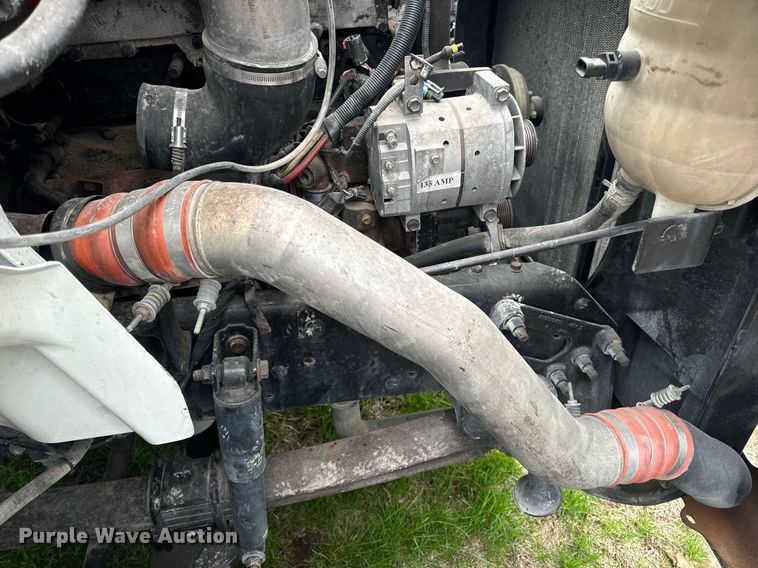 image for item DV1945 2006 International 8600 semi truck