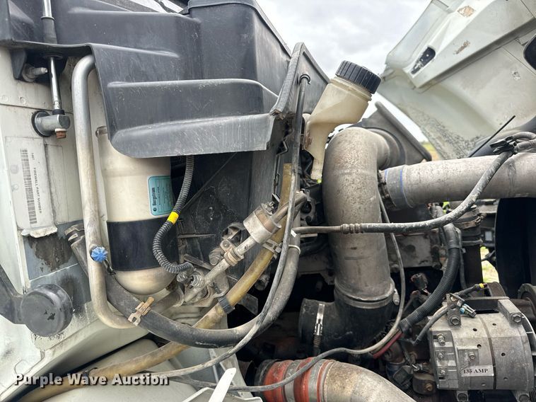 image for item DV1945 2006 International 8600 semi truck