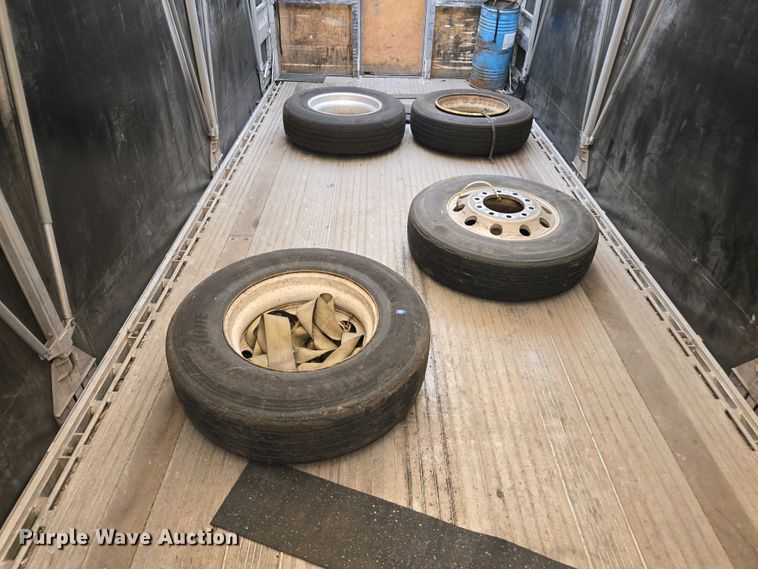 image for item DW1918 2015 East BST  flatbed trailer