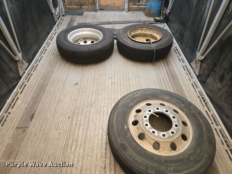 image for item DW1918 2015 East BST  flatbed trailer