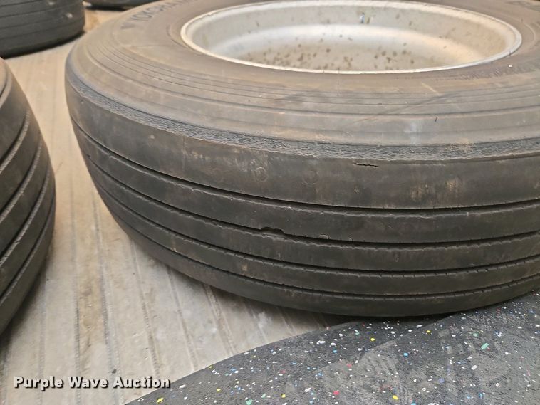 image for item DW1918 2015 East BST  flatbed trailer