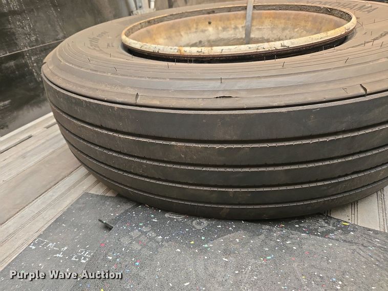 image for item DW1918 2015 East BST  flatbed trailer