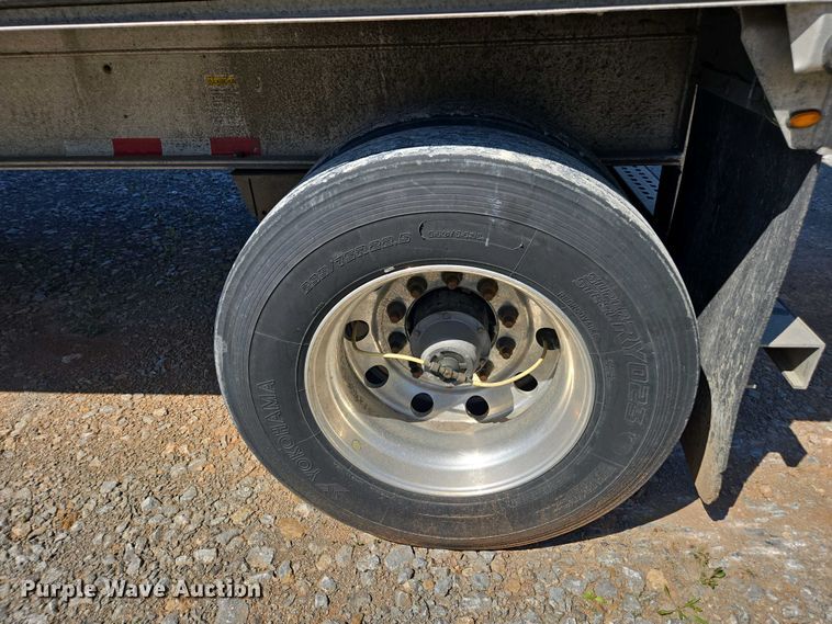 image for item DW1918 2015 East BST  flatbed trailer