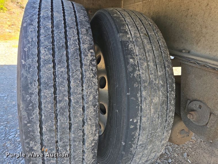 image for item DW1918 2015 East BST  flatbed trailer