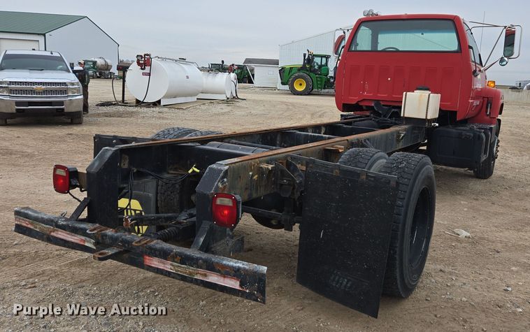 image for item DX1623 1994 GMC Top Kick truck cab and chassis