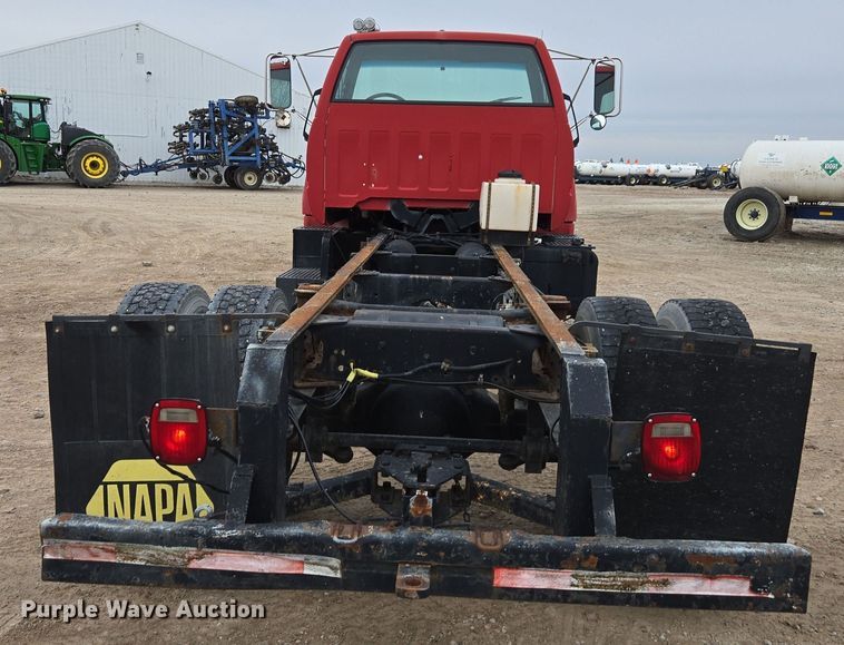 image for item DX1623 1994 GMC Top Kick truck cab and chassis