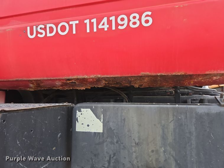 image for item DX1623 1994 GMC Top Kick truck cab and chassis