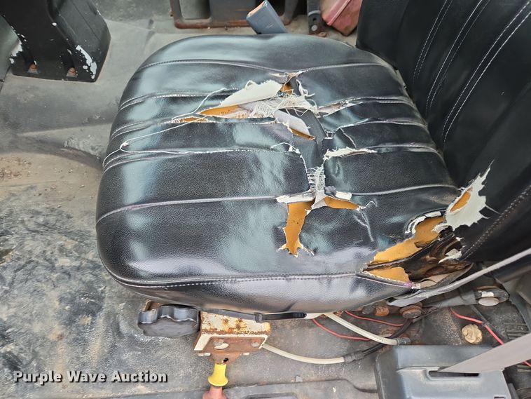 image for item DX1623 1994 GMC Top Kick truck cab and chassis