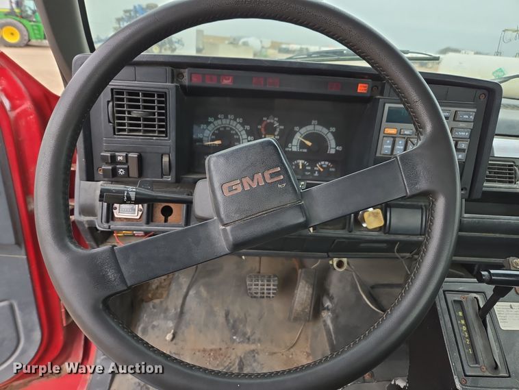 image for item DX1623 1994 GMC Top Kick truck cab and chassis