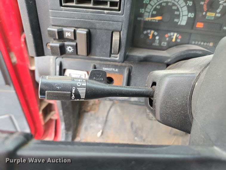 image for item DX1623 1994 GMC Top Kick truck cab and chassis