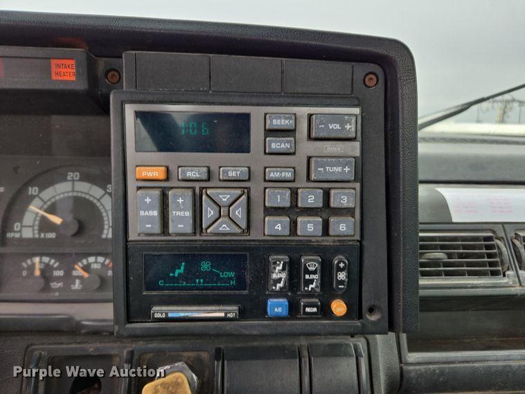 image for item DX1623 1994 GMC Top Kick truck cab and chassis