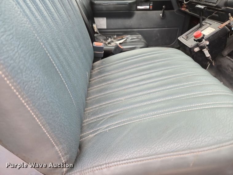 image for item DX1623 1994 GMC Top Kick truck cab and chassis