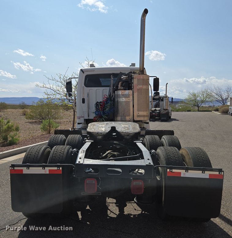 image for item EC0924 2016 Freightliner 11M semi truck