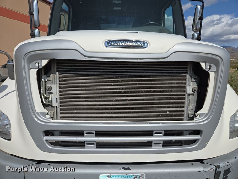 image for item EC0924 2016 Freightliner 11M semi truck