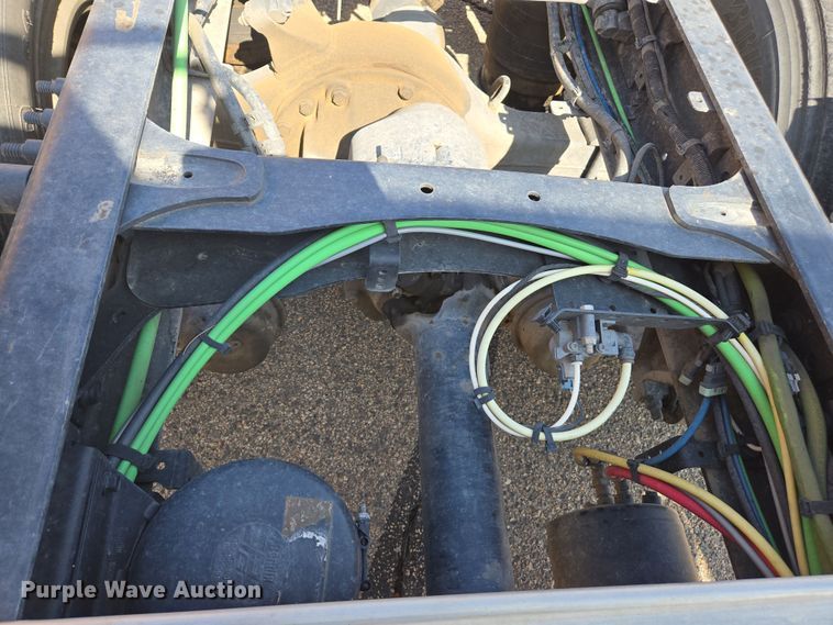 image for item EC0924 2016 Freightliner 11M semi truck