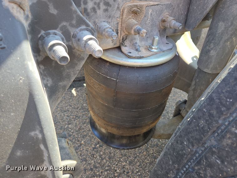 image for item EC0924 2016 Freightliner 11M semi truck