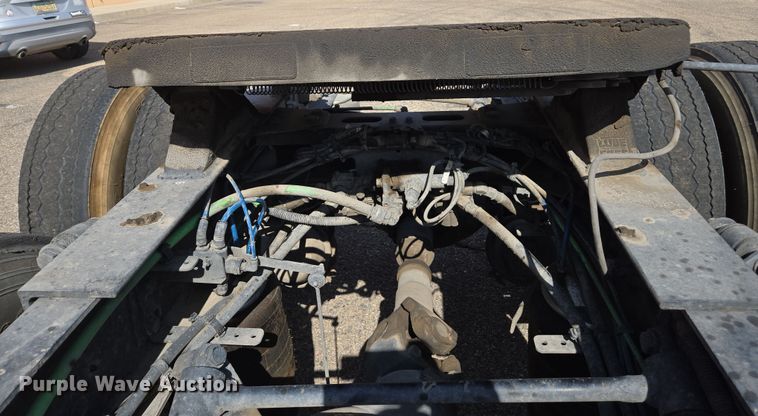 image for item EC0924 2016 Freightliner 11M semi truck