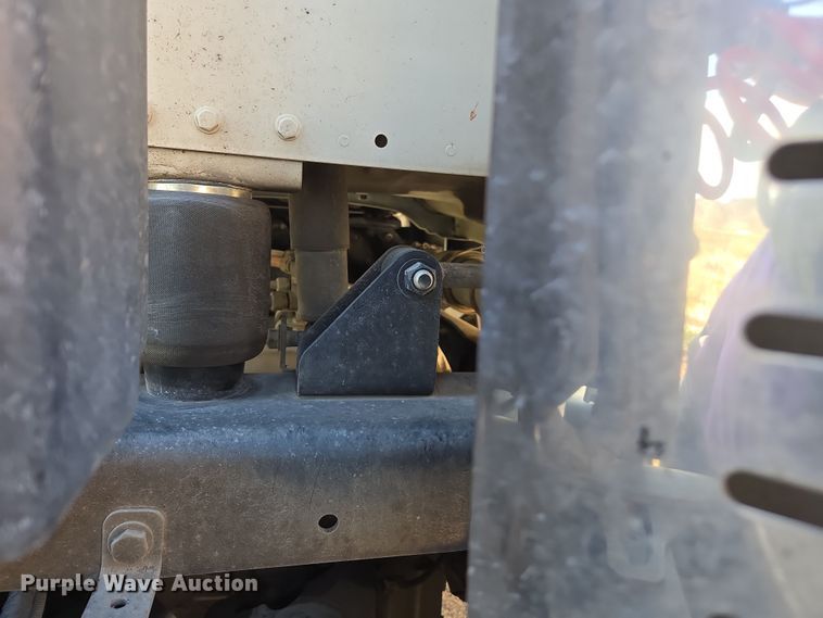 image for item EC0924 2016 Freightliner 11M semi truck