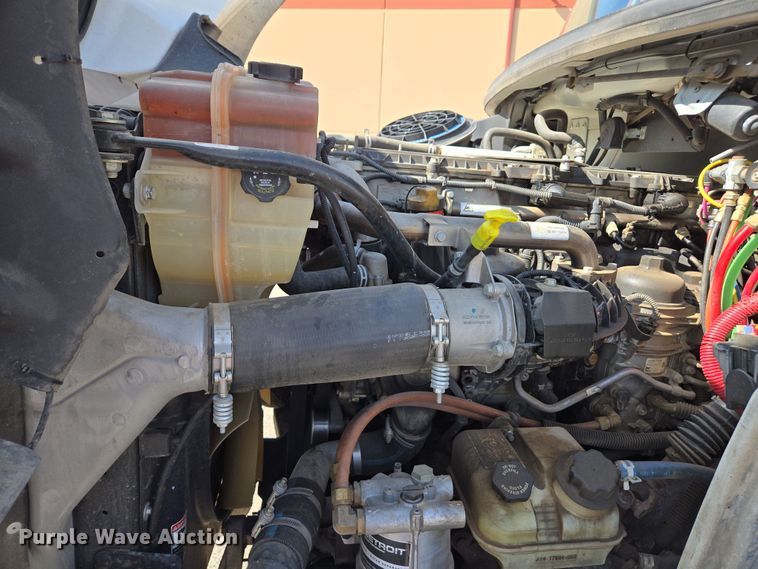 image for item EC0924 2016 Freightliner 11M semi truck