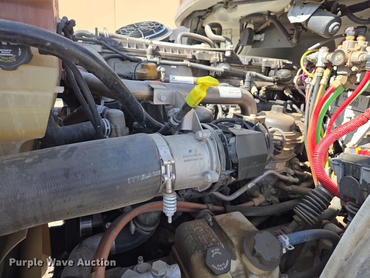 image for item EC0924 2016 Freightliner 11M semi truck