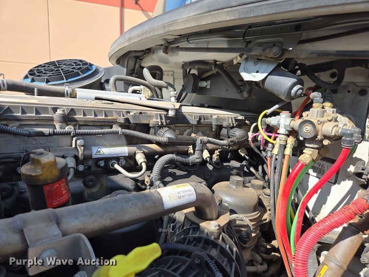 image for item EC0924 2016 Freightliner 11M semi truck