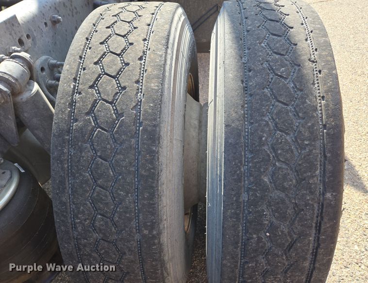 image for item EC0924 2016 Freightliner 11M semi truck