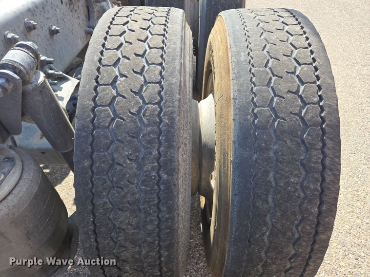 image for item EC0924 2016 Freightliner 11M semi truck